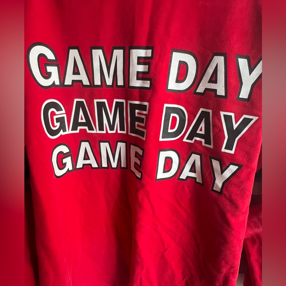 🎈NEW🎈Women’s Timing Red Game Day Sweatshirt, Size Medium, very soft - Picture 5 of 5